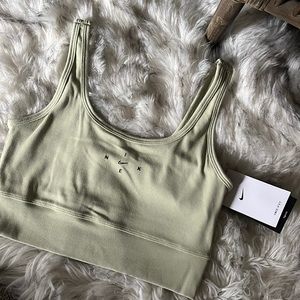Nike One Lux women’s ribbed crop tank sports bra